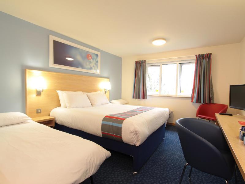 Travelodge Manchester Birch M62 Eastbound Heywood Exterior photo