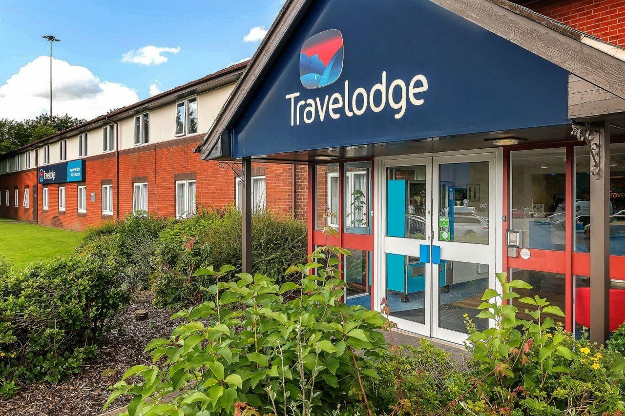 Travelodge Manchester Birch M62 Eastbound Heywood Exterior photo