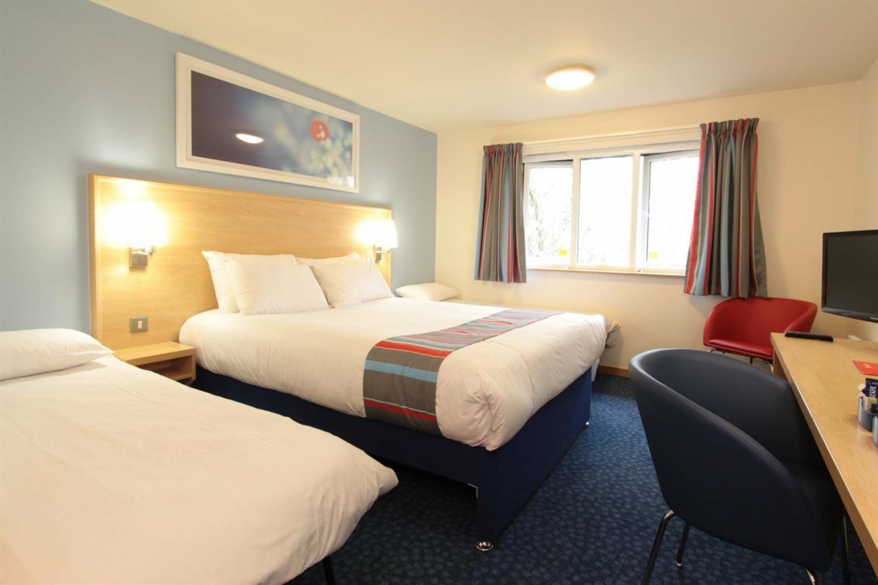 Travelodge Manchester Birch M62 Eastbound Heywood Exterior photo